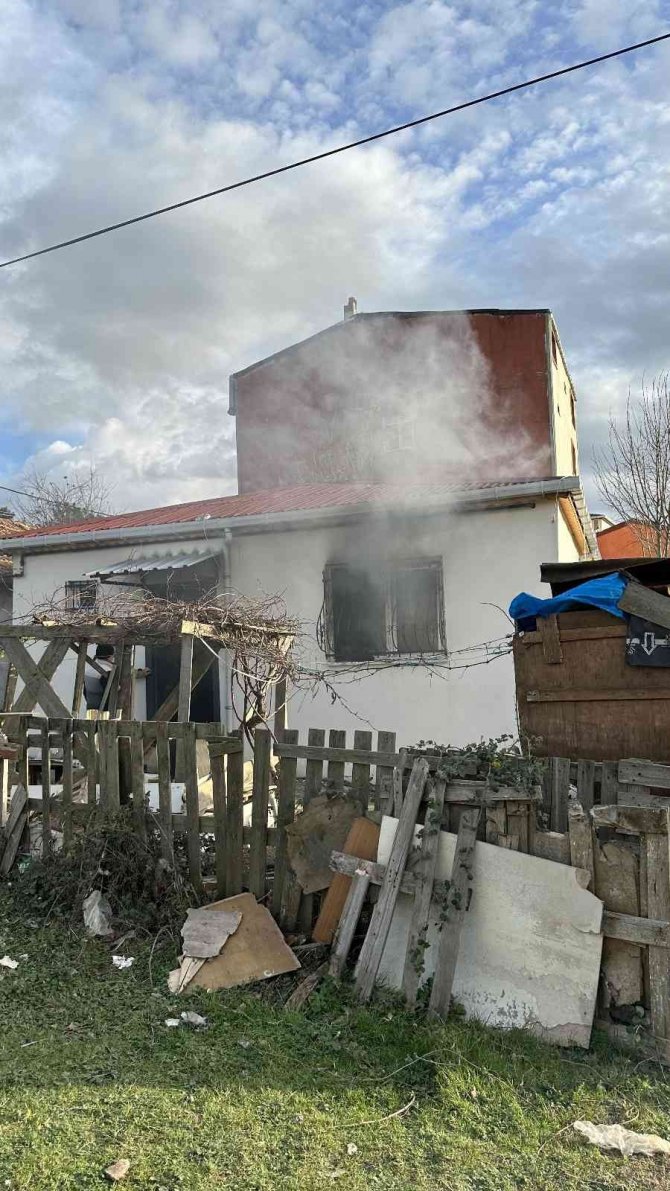 Arnavutköy’de 87 Yaşındaki Kadının Yeni Evi Anahtarını Teslim Aldığı Gün Yandı