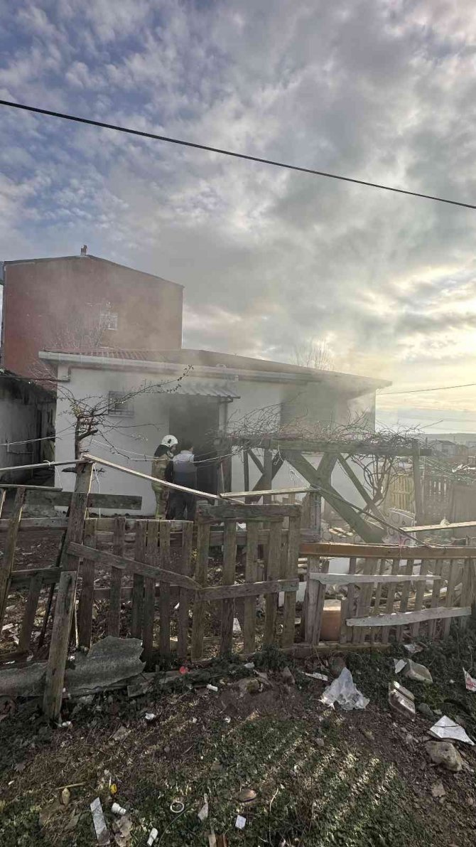 Arnavutköy’de 87 Yaşındaki Kadının Yeni Evi Anahtarını Teslim Aldığı Gün Yandı