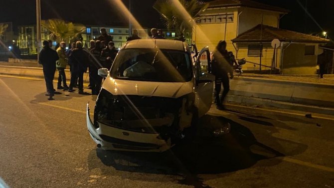 Kaza Yapan Alkollü Sürücü, Aracı Yol Ortasında Bırakıp Kaçtı