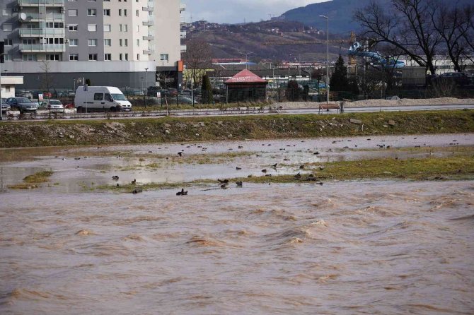 Bosna Hersek Ve Sırbistan’da Sel