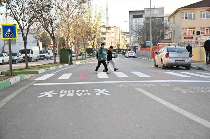 Karacabey’de Altyapısı Tamamlanan Yollar Asfaltlanıyor