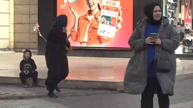 Bursa’da Şiddetli Lodos Zor Anlar Yaşatmaya Devam Ediyor