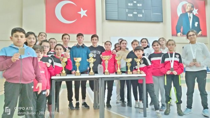 Bursa’dan 15 Madalya Ve 8 Kupa İle Döndüler
