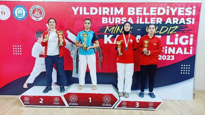 Bursa’dan 15 Madalya Ve 8 Kupa İle Döndüler