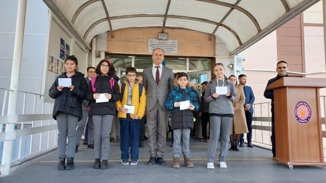 Bu Yarışmada Öğrenciler Okudukları Kitaplarla Yarıştı