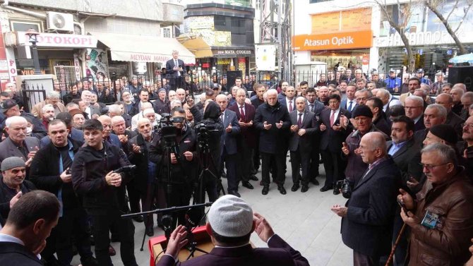 Tarihi Çarşı Camisi İbadete Açıldı