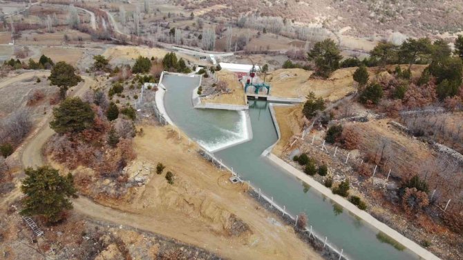 Gembos’un Akan Suyundan Hem Göl Beslenecek Hem De Elektrik Üretilecek