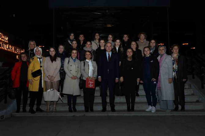 Başkan Özlü İş Kadınları İle Buluştu