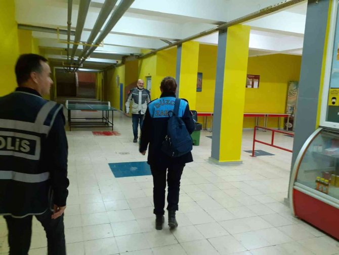 Zabıta Ekipleri Belge Ve Ürün Denetimi Yapıldı