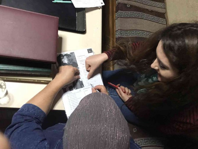 Tek Başına 7 Yılda Farklı Ülkelerden 4 Bin 500 Öğrenciye Türkçe Öğretti