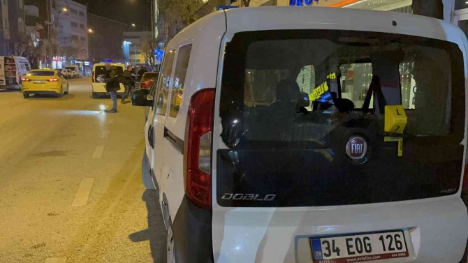 Park Halindeki 3 Araç Maganda Kurşununa Hedef Oldu