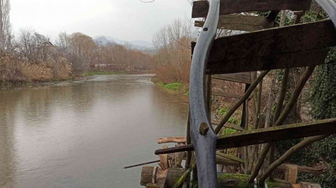 Sakarya Nehri’nden Seyrine Doyumsuz Kış Manzaraları