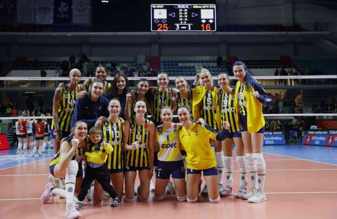 2023 Cev Şampiyonlar Ligi: Fenerbahçe Opet: 3 - Stuttgart: 1