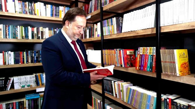 Karesi Millet Kıraathanesi Gençlerin Gözdesi