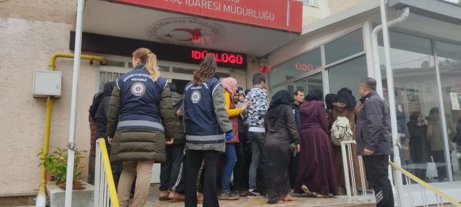 Kilis’te Bir Evde 31 Düzensiz Göçmen Yakalandı
