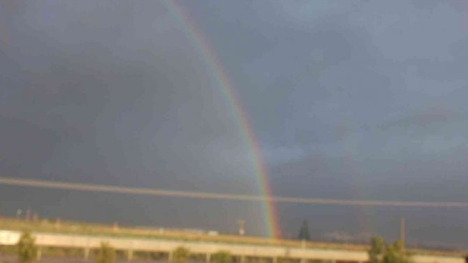 Gökkuşağı Büyüledi