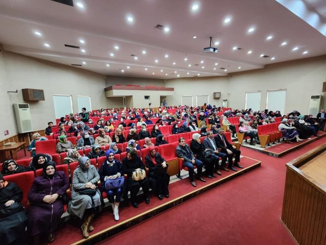 Gölmek Kursiyerlerine E-ticaret Eğitimi