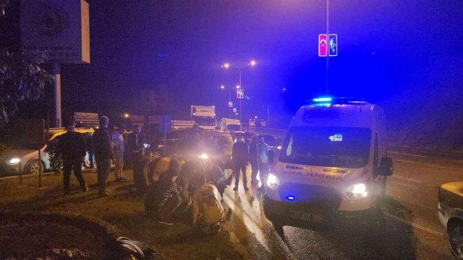 Belen’de İki Otomobil Çarpıştı: 4 Yaralı