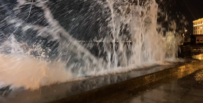İ̇stanbul’da Lodos Etkili Oluyor