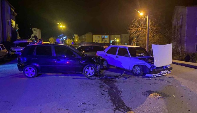 Karabük’te Trafik Kazası: 2 Yaralı