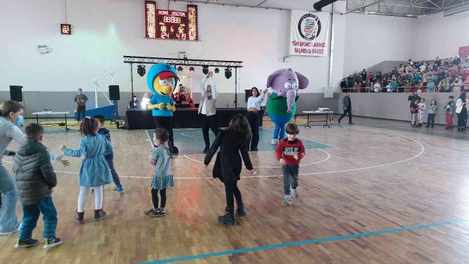 Avcılar’da Akran Zorbalığına Karşı "Zorba Olma Kanka Ol" Etkinliği Yapıldı