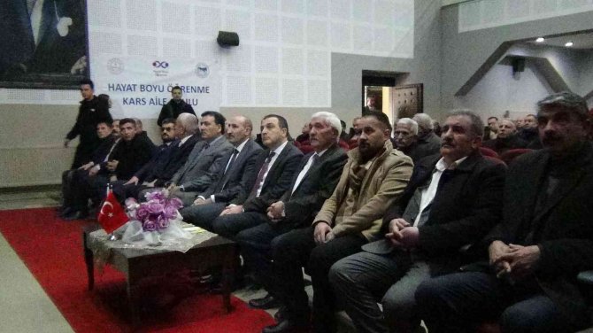 Kars’ta Muhtarlara “Aile Okulu” Projesi Anlatıldı