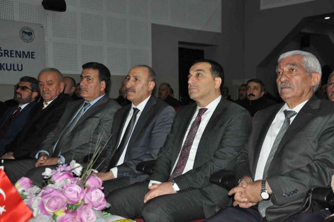 Kars’ta Muhtarlara “Aile Okulu” Projesi Anlatıldı