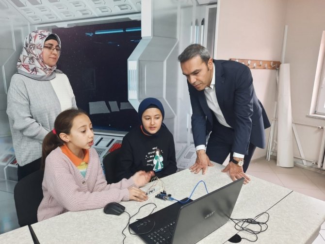 Kaymakam Çiçek: "Kitap Okumak, Okuduğunu Anlamak, Öğrenmenin En İyi Yoludur”