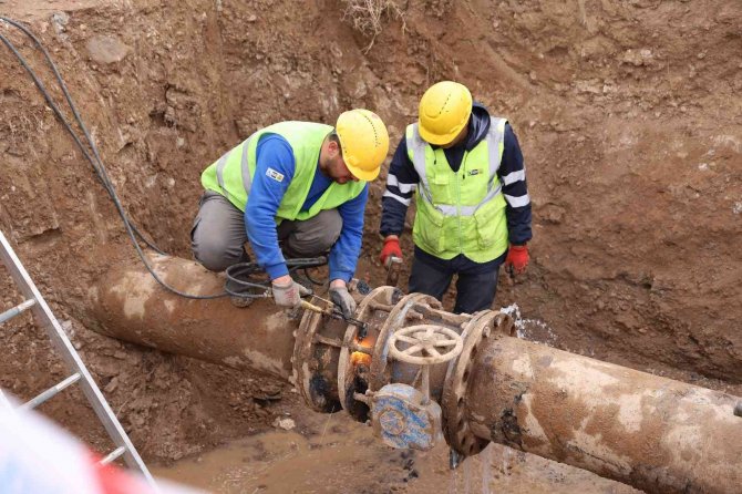 Başkan Altay: “Bir Yılda 402,5 Kilometre Su Şebekesi Yaptık”