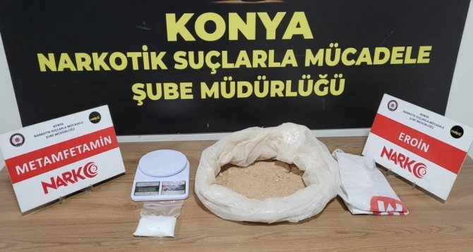 Konya’da Kamyondaki Mobilyaların Arasından Uyuşturucu Çıktı