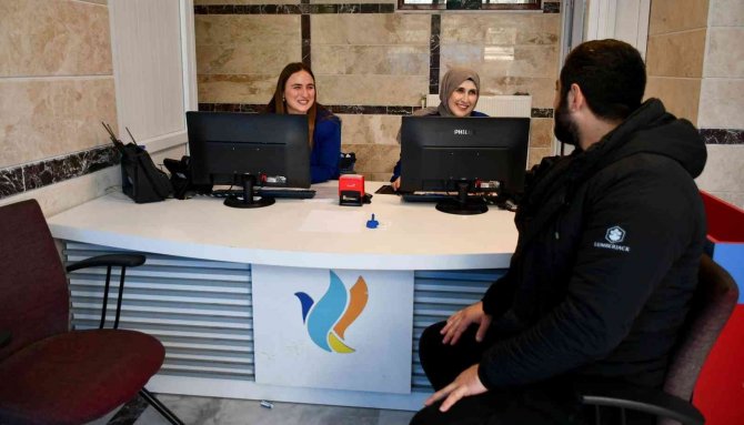 Kuşadası Belediyesi Ek Hizmet Binasına Taşındı