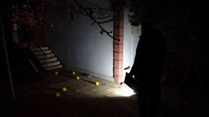 Husumetlisine Pusu Kurup Kurşun Yağdırdı