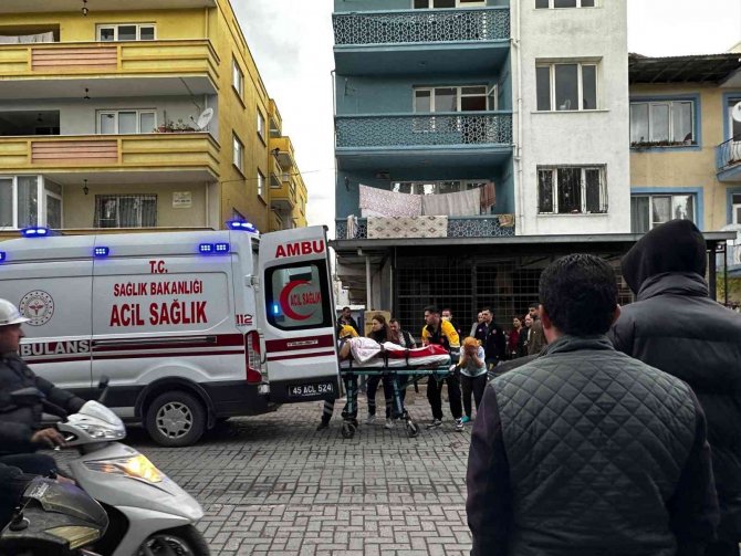 Akhisar’da Eşini Vurup Kaçan Şahıs Teslim Oldu