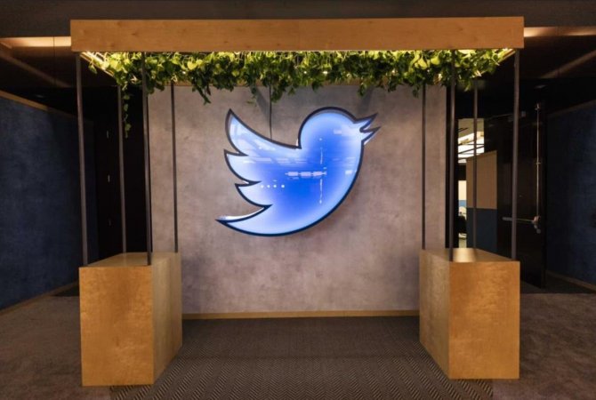 Twitter, Ofisindeki Eşyaları Açık Artırmayla Satıyor
