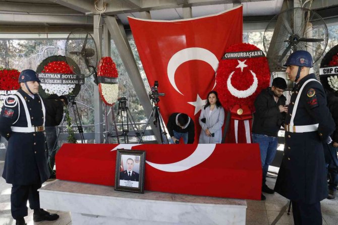 Otobüs Kazasında Şehit Olan Eren Öztürk, Adana’da Son Yolculuğuna Uğurlandı