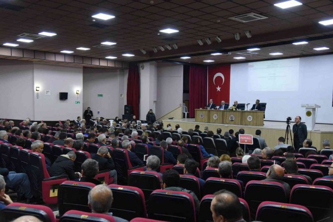 Vali Karadeniz, Akhisar’da Muhtarlar Ve Vatandaşlarla Bir Araya Geldi