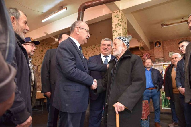 Vali Karadeniz, Akhisar’da Muhtarlar Ve Vatandaşlarla Bir Araya Geldi