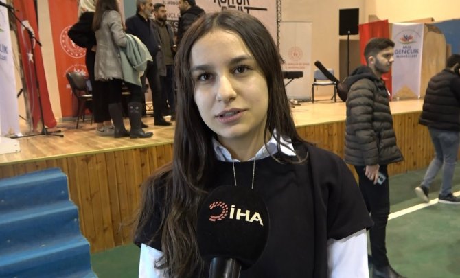 Muş’ta Gençler Yarıştı