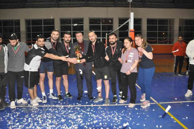 ‘Kurumlar Arası Voleybol Turnuvası’ Sona Erdi