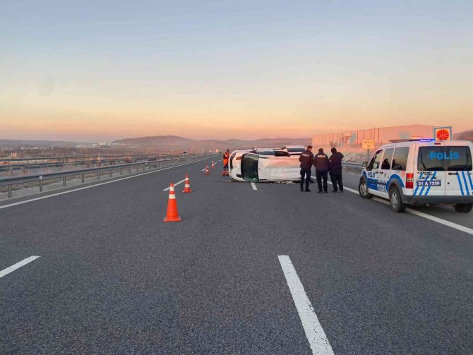 Niğde’de Ticari Araç Devrildi: 10 Yaralı