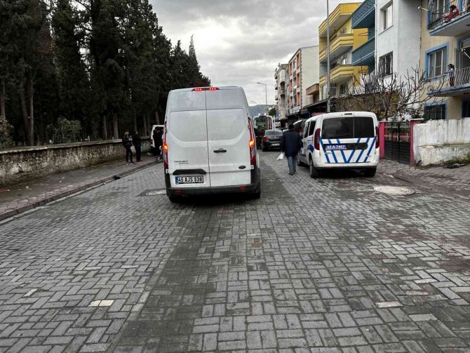 Akhisar’da Eşini Vurup Kaçan Şahıs Teslim Oldu