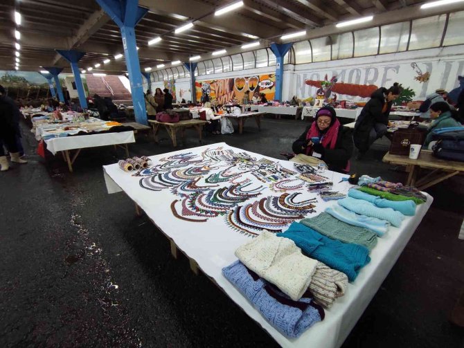 Kadınlar El Emeğini Kazanca Dönüştürüyor