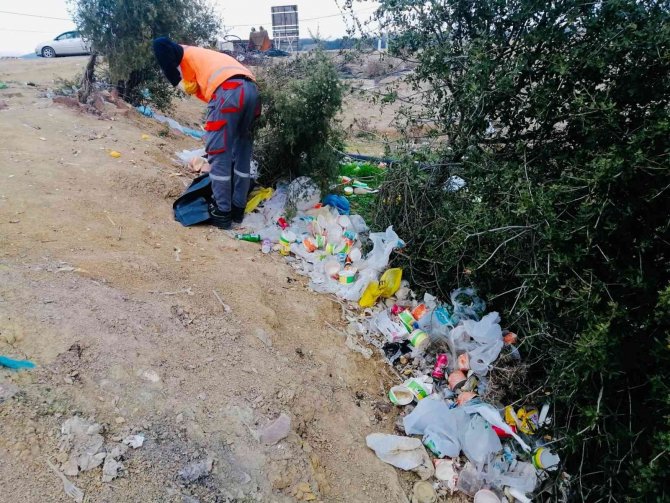 Bilinçsizce Atılanları Topladılar, Poşet Poşet Çöp Çıktı