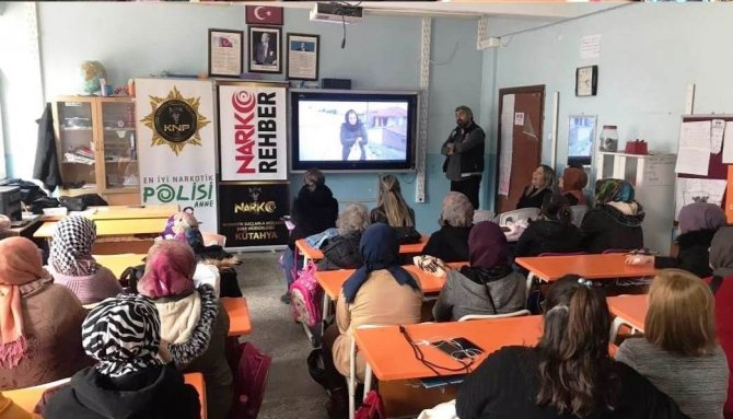 Simav’da Tubi̇m Tarafından 131 Anne Ve Anne Adayına Eğitim Verildi