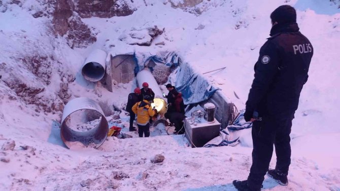 Can Kurtarmak İçin Canlarını Riske Atan Kahramanlar, 1 Yılda 3 Bin 912 Bin Yangına Müdahale Etti