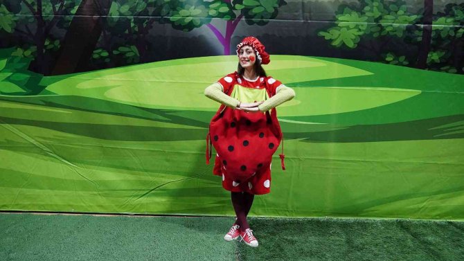 Keçiören Belediyesi’nden Çocuklara Tiyatro Gösterisi