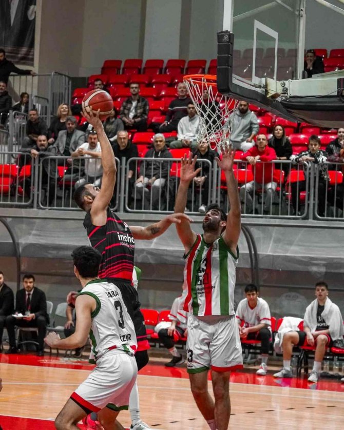 İ̇lkler Şehri Uşak Basketbol Takımı İkinci Yarıya Avantajlı Başlamak İstiyor