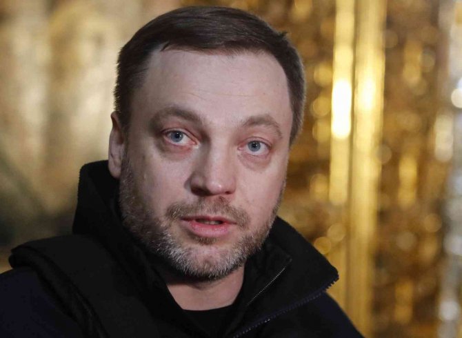 Ukrayna’nın Brovary Şehrindeki Bir Anaokulunun Yanına Helikopterin Düşmesi Sonucu Meydana Gelen Kazada Ukrayna İ̇çişleri Bakanı Denys Monastyrsky’nin Hayatını Kaybettiği Açıklandı.