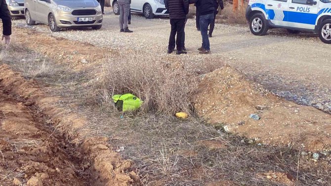 Çanta İçerisinde Bebek Cesedi Bulundu