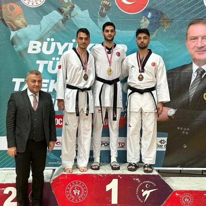 Yunusemreli Taekwondocu Şahin Çelebi Türkiye 3’ncüsü Oldu